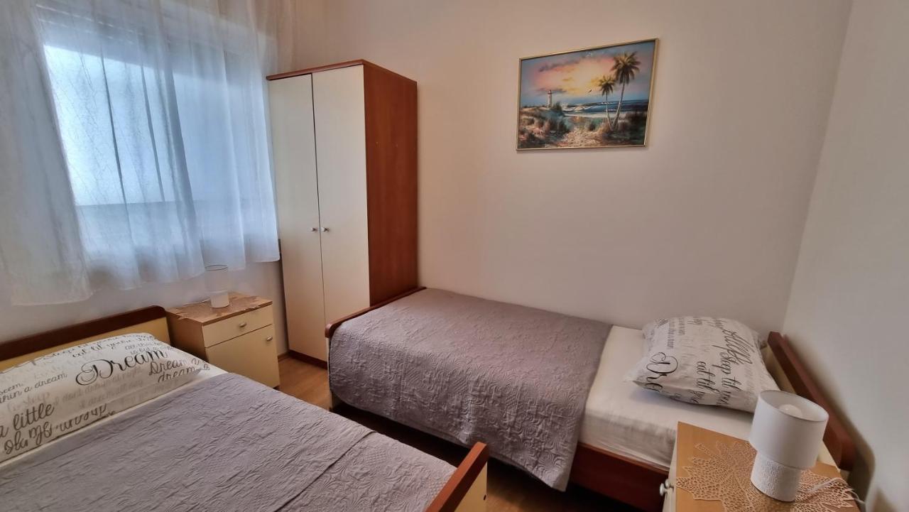 Apartments Slado Omis Exterior photo
