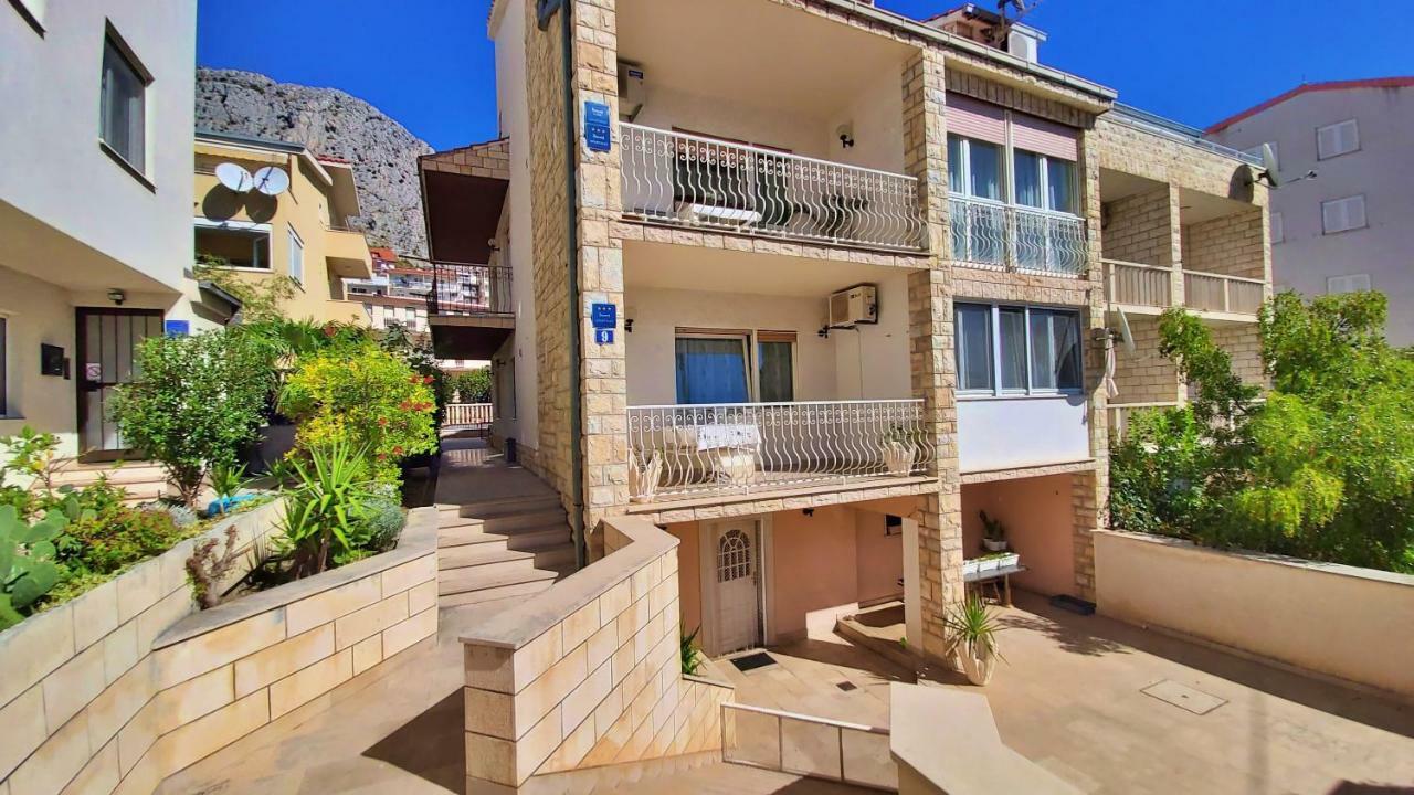 Apartments Slado Omis Exterior photo