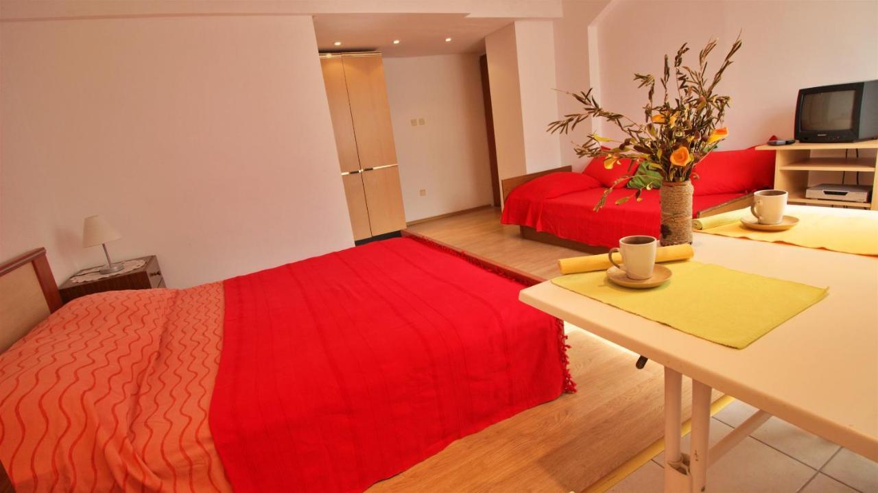 Apartments Slado Omis Exterior photo