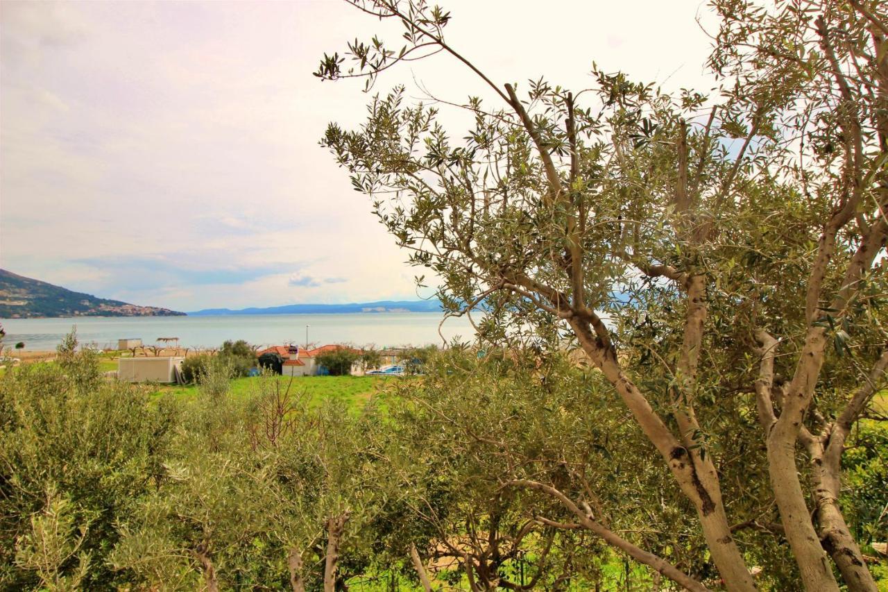 Apartments Slado Omis Exterior photo